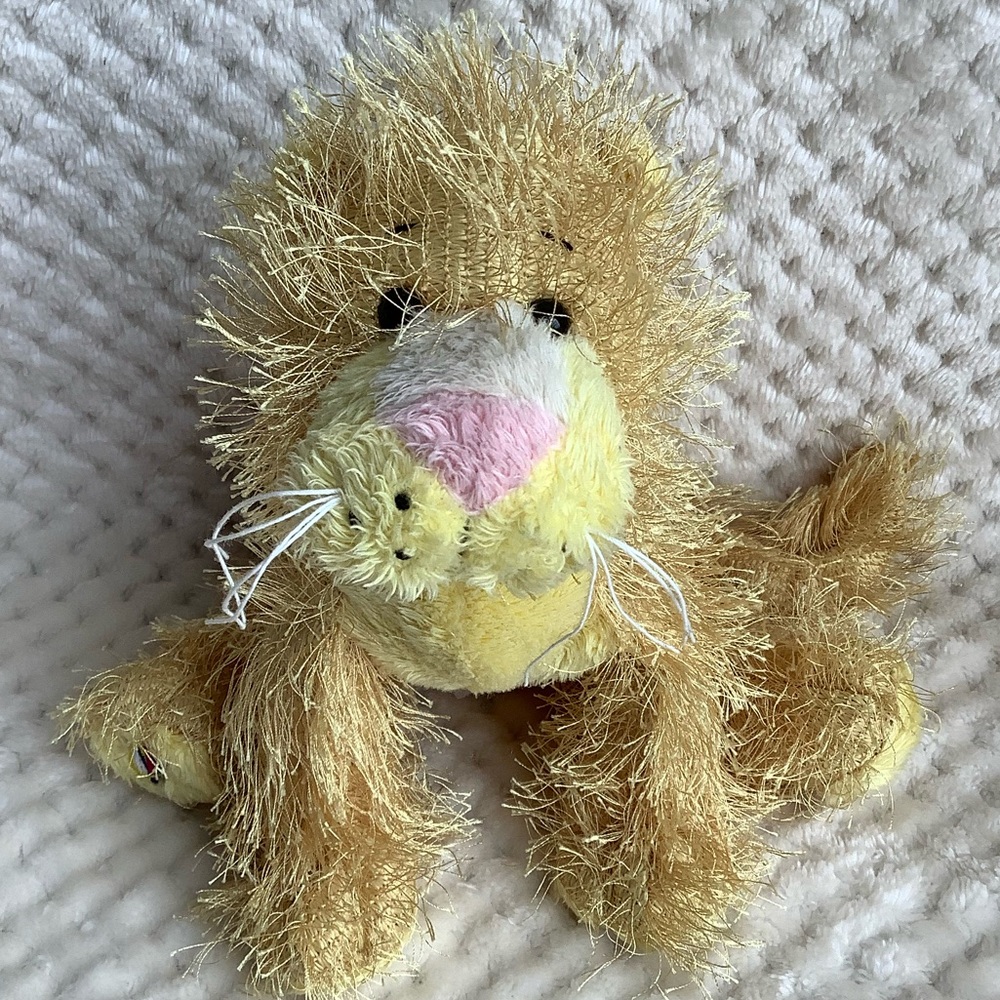 GANZ Webkinz Plush HM193 LIONESS Stuffed Animal Toy No code